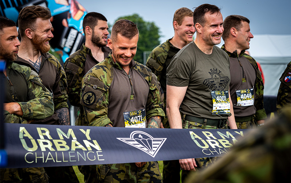 army-urban-challenge-generalporucik-rehka-s-vojaky-na-staru-15-km-zavodu_foto-radek-sikulaj.jpg