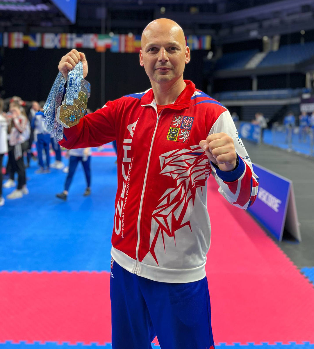acr-svetovy-bojovnik-taekwondo-pracuje-jako-rekruter-0017-1080x1200.jpg