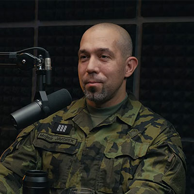 acr-kamuflaz-cvici-ukrajinske-vojaky-zachranovat-zivoty-v-prvni-linii.jpg